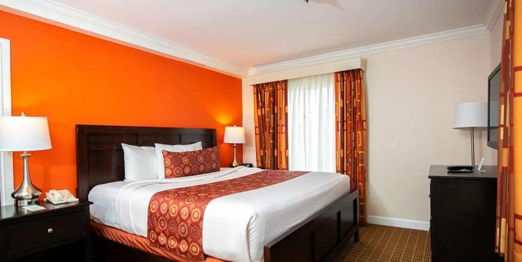 The Wilshire Grand Hotel West Orange Room photo